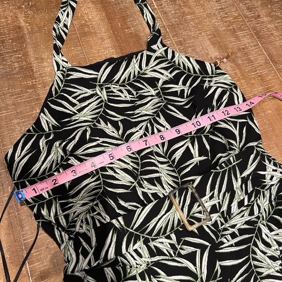 1. STATE Womens Belted
Sleeveless Halter Wide Leg
Jumpsuit Palm Print. - Picture 6 of 14